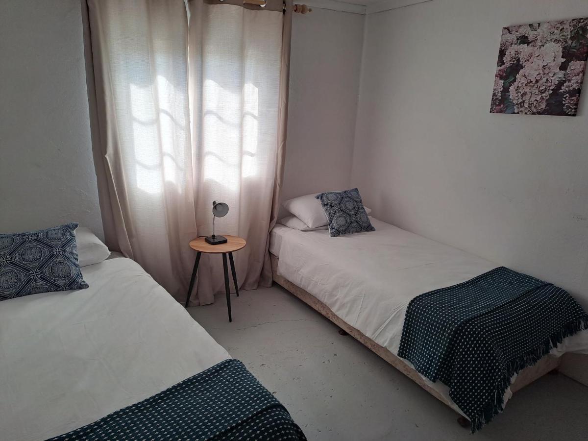 Apartamento De Hoop Guest Farm Beaufort West Exterior foto